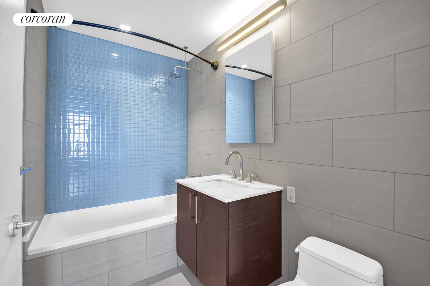 #7 photo, 21-45 44TH Drive, लॉन्ग आइलैंड सिटी Long Island City , NY 11101