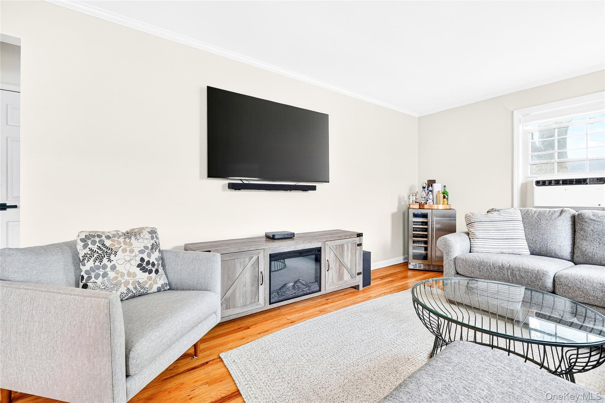 #14 photo, 66 Robins Crescent, New Rochelle , NY 10801