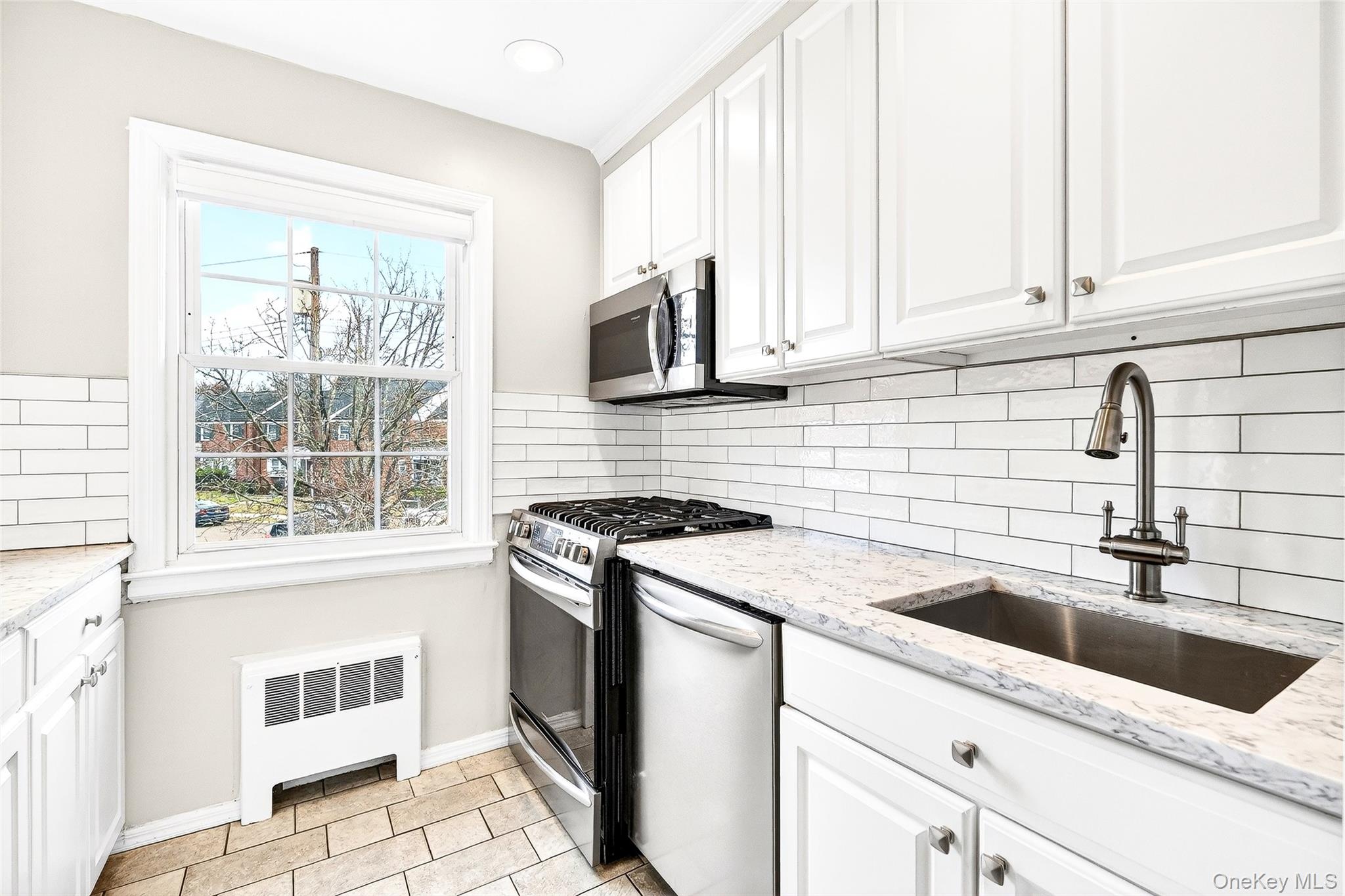 #18 photo, 66 Robins Crescent, New Rochelle , NY 10801