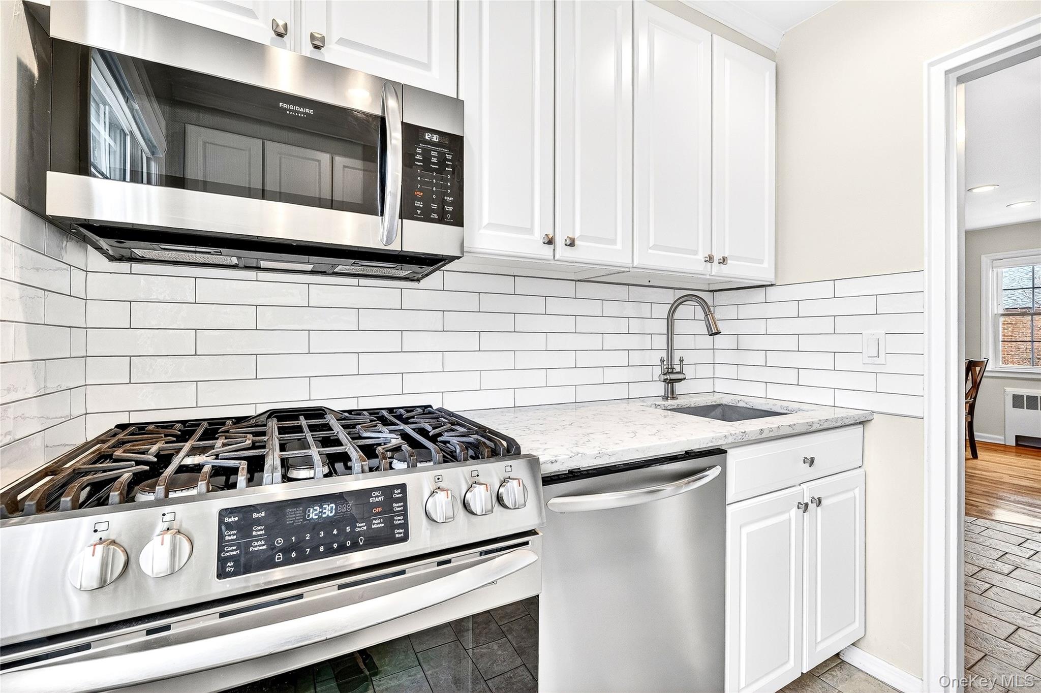 #19 photo, 66 Robins Crescent, New Rochelle , NY 10801