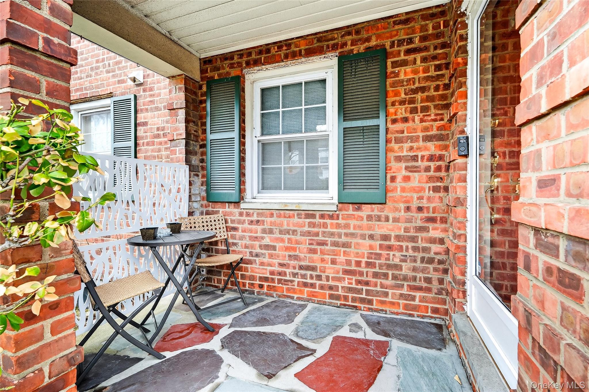 #4 photo, 66 Robins Crescent, New Rochelle , NY 10801