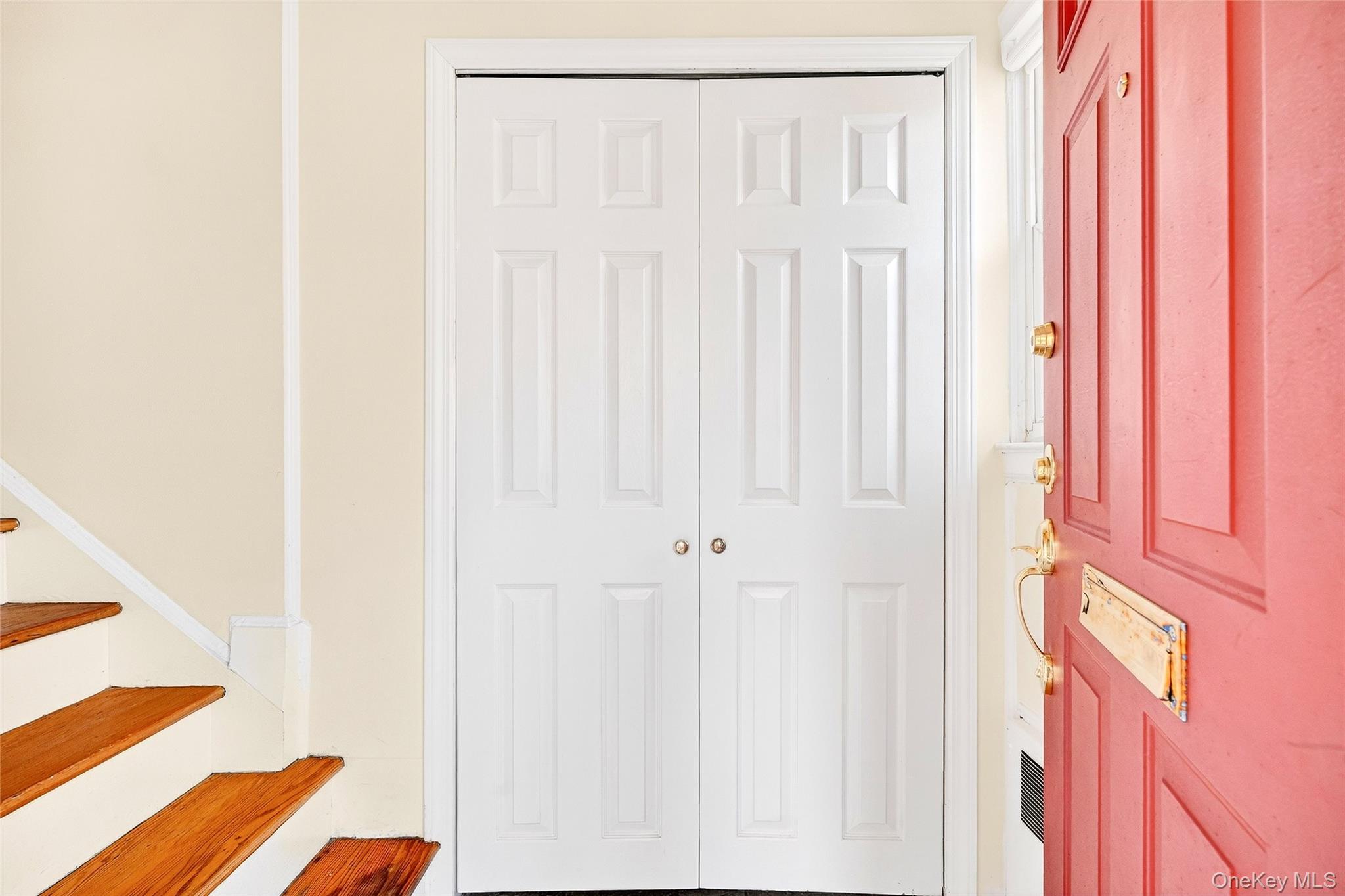 #7 photo, 66 Robins Crescent, New Rochelle , NY 10801