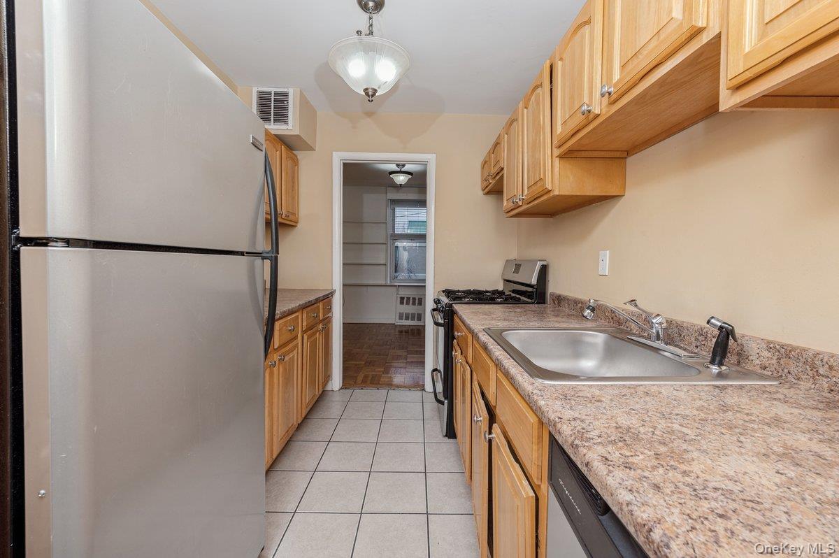 #12 photo, 1 Oakridge Place, Eastchester , NY 10709