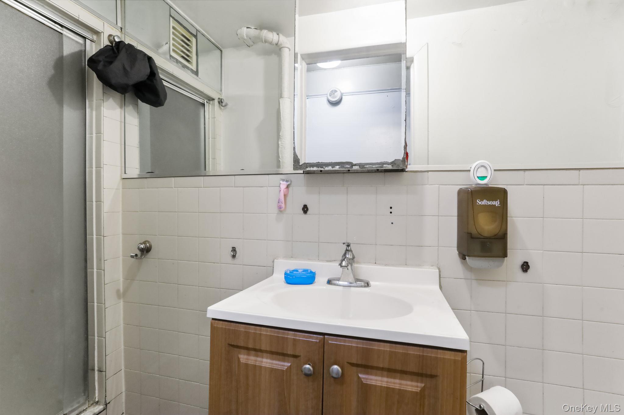 #15 photo, 661 Jefferson Place, برونكس Bronx , NY 10456