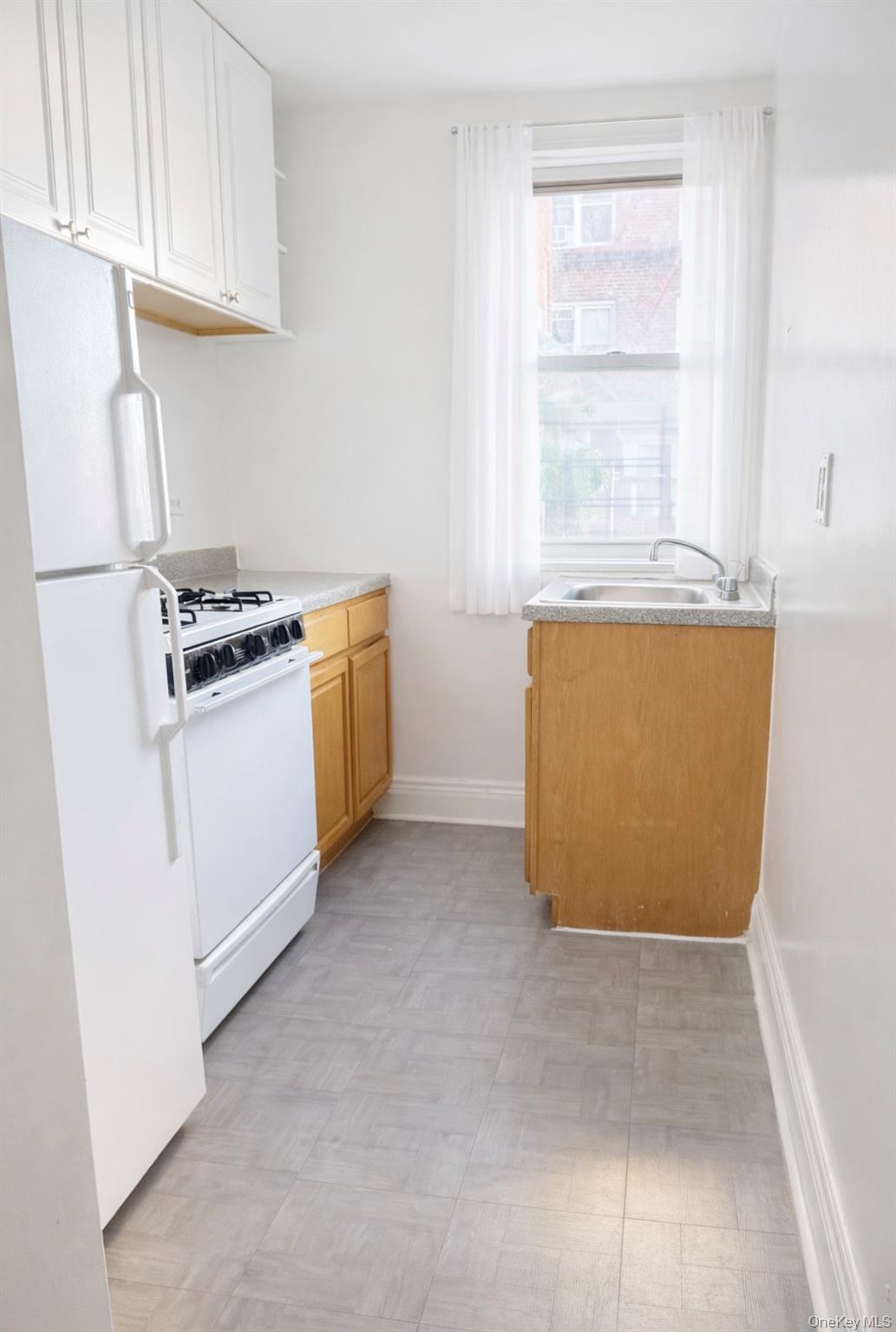 #5 photo, 2255 Cruger Ave., Bronx , NY 10467