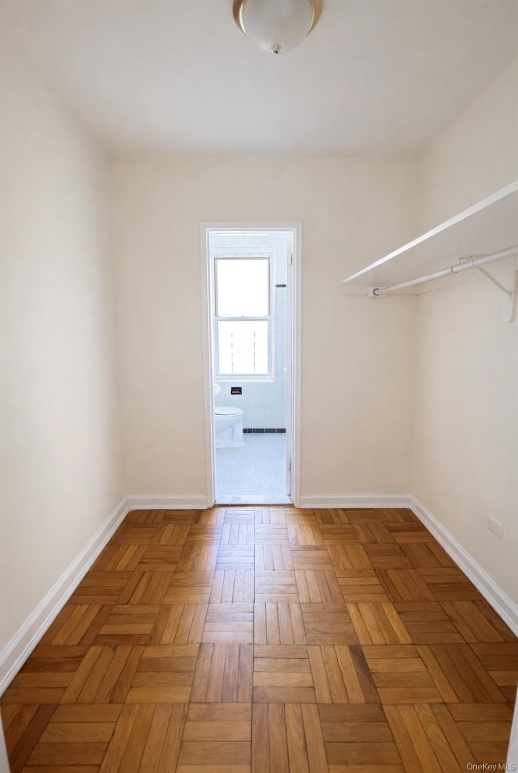 #7 photo, 2255 Cruger Ave., Bronx , NY 10467