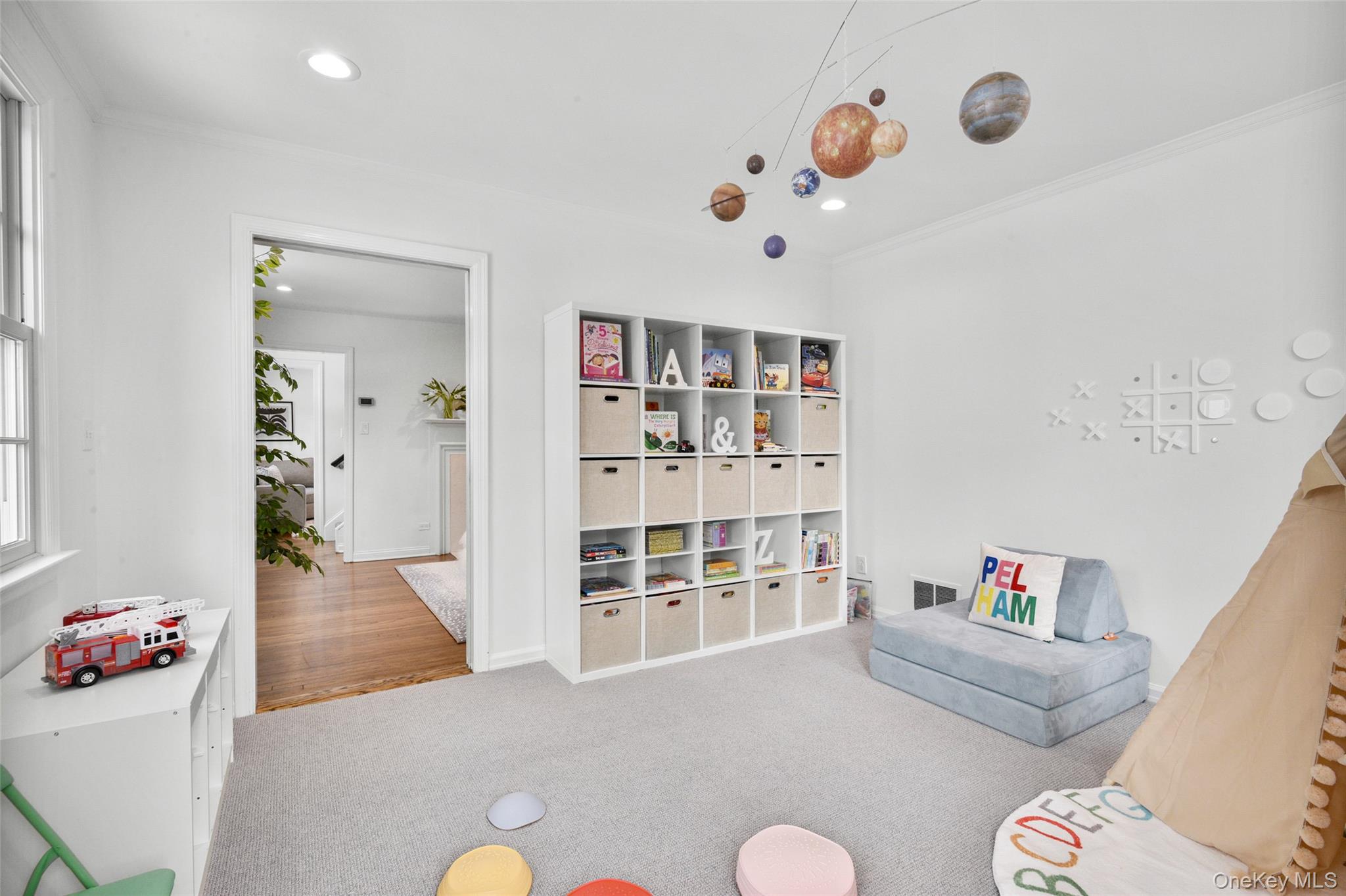 #17 photo, 1054 Clay Avenue, Pelham , NY 10803