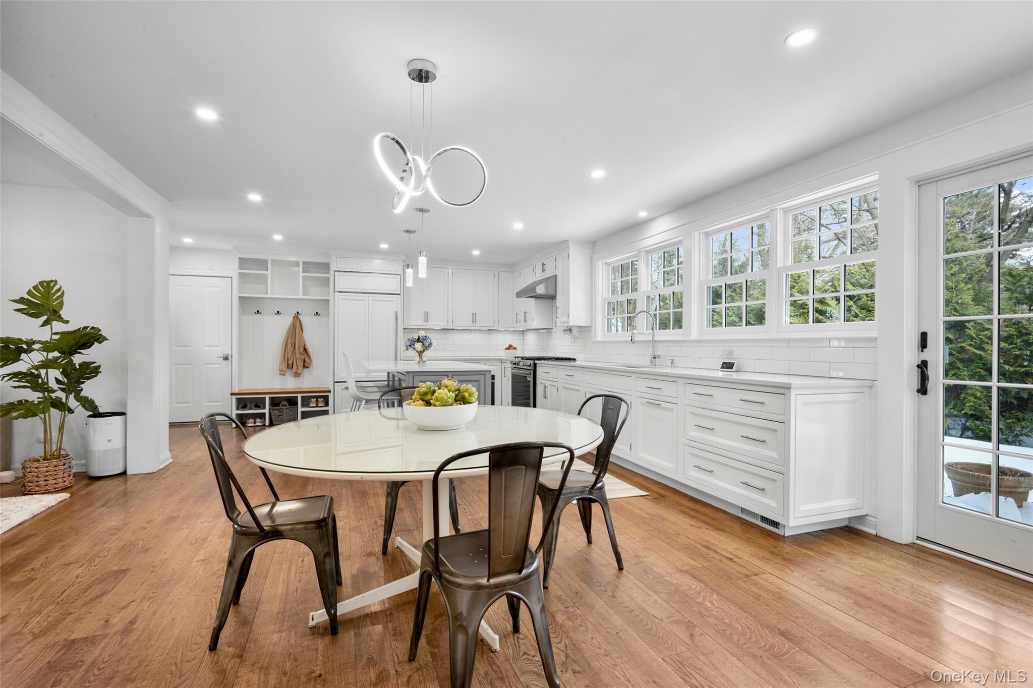 #9 photo, 1054 Clay Avenue, Pelham , NY 10803