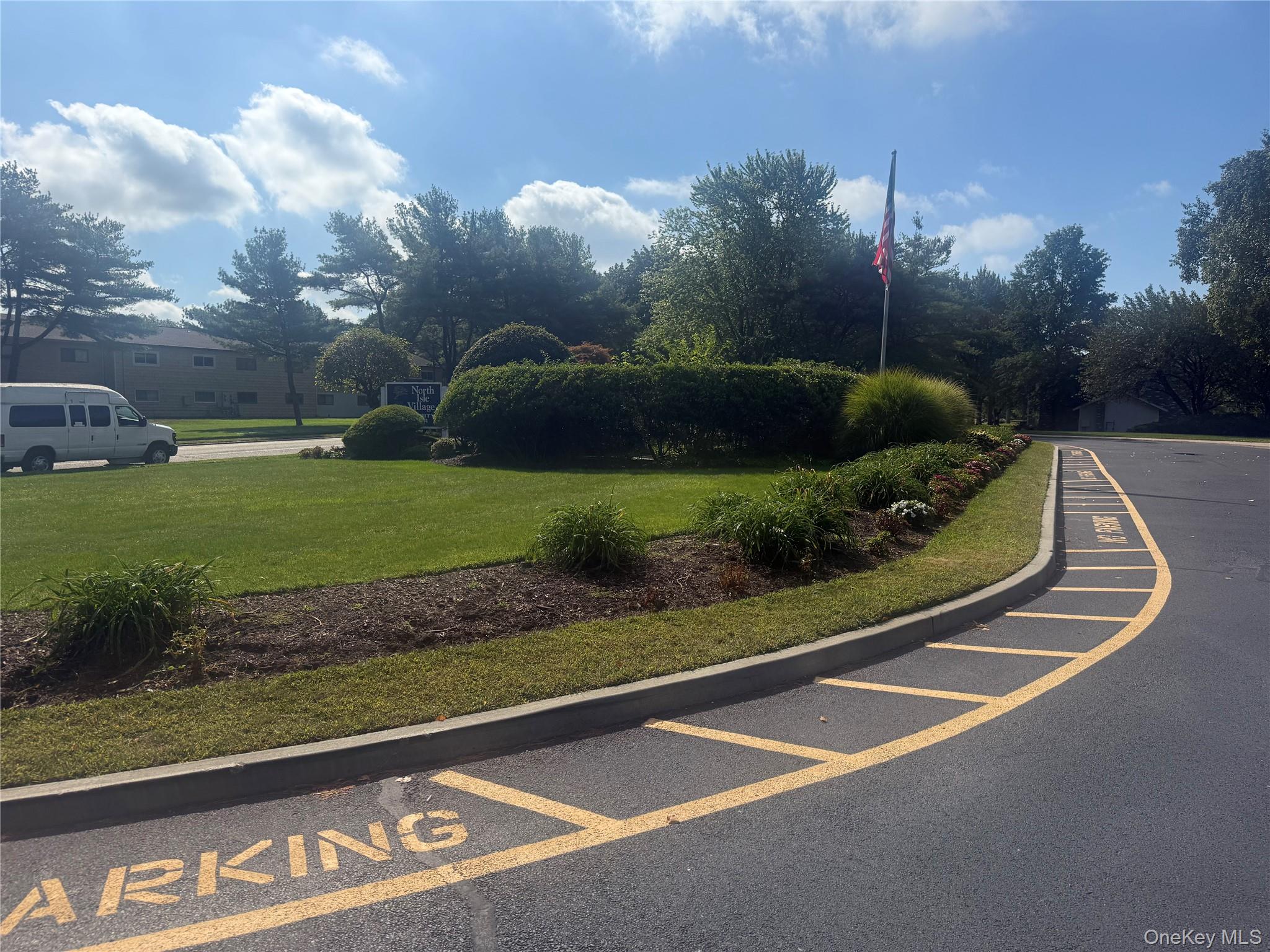 #11 photo, 5 Laramie, सफ़ोक काउंटी Coram , NY 11727