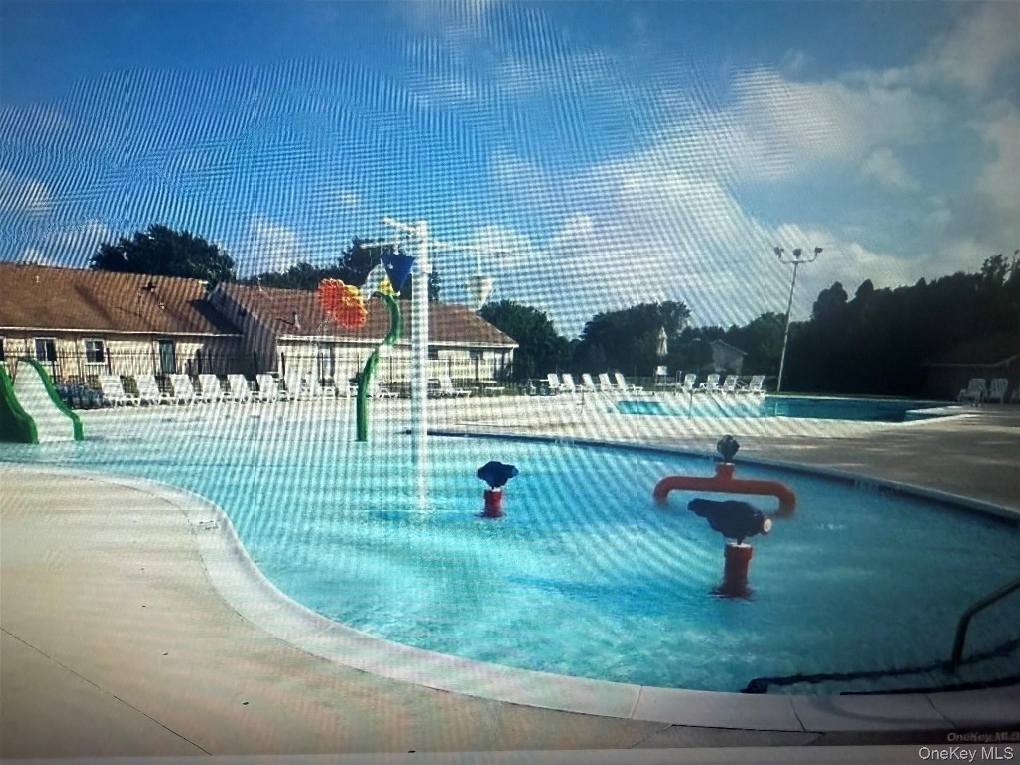 #2 photo, 5 Laramie, सफ़ोक काउंटी Coram , NY 11727