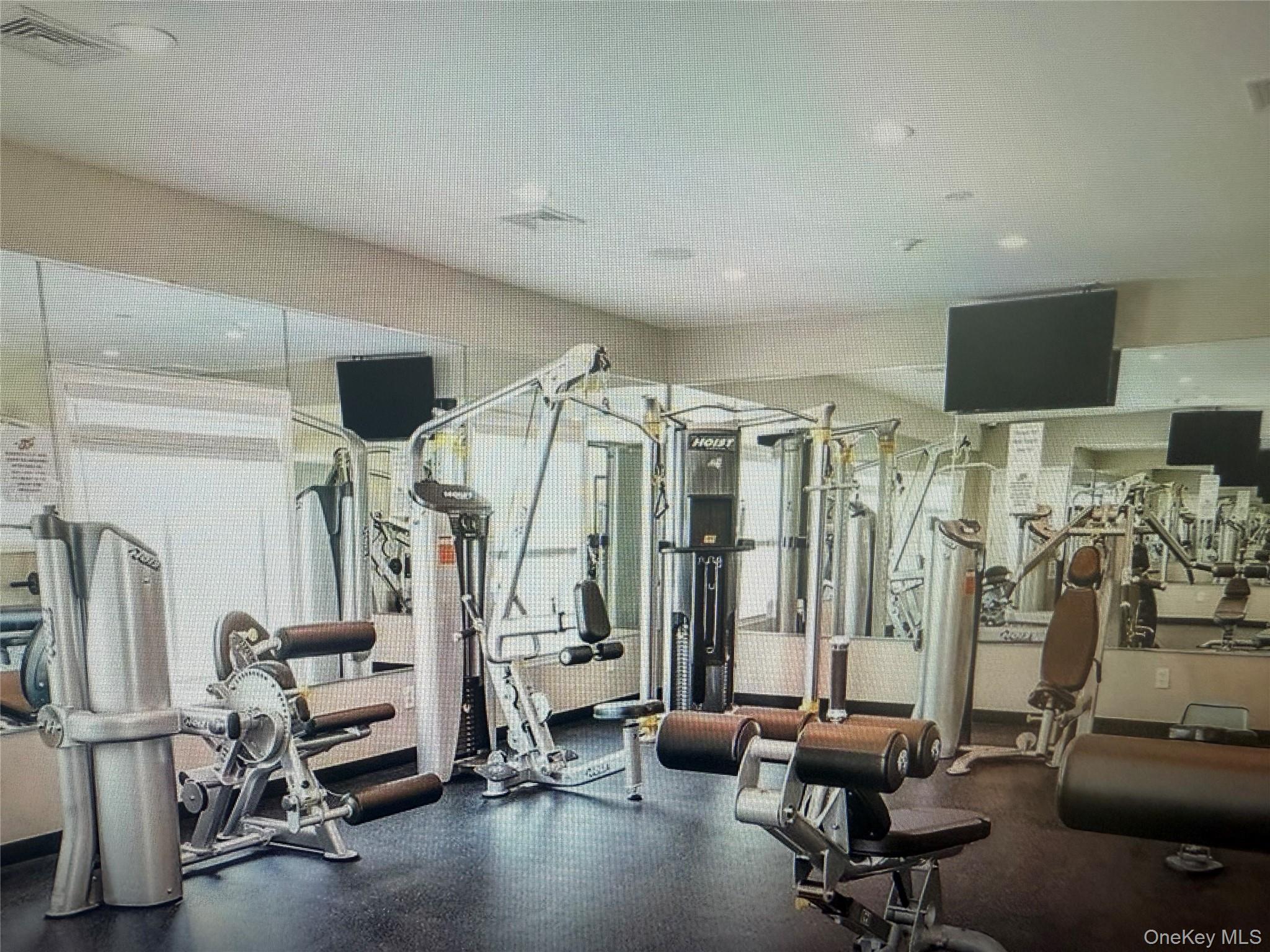 #7 photo, 5 Laramie, सफ़ोक काउंटी Coram , NY 11727