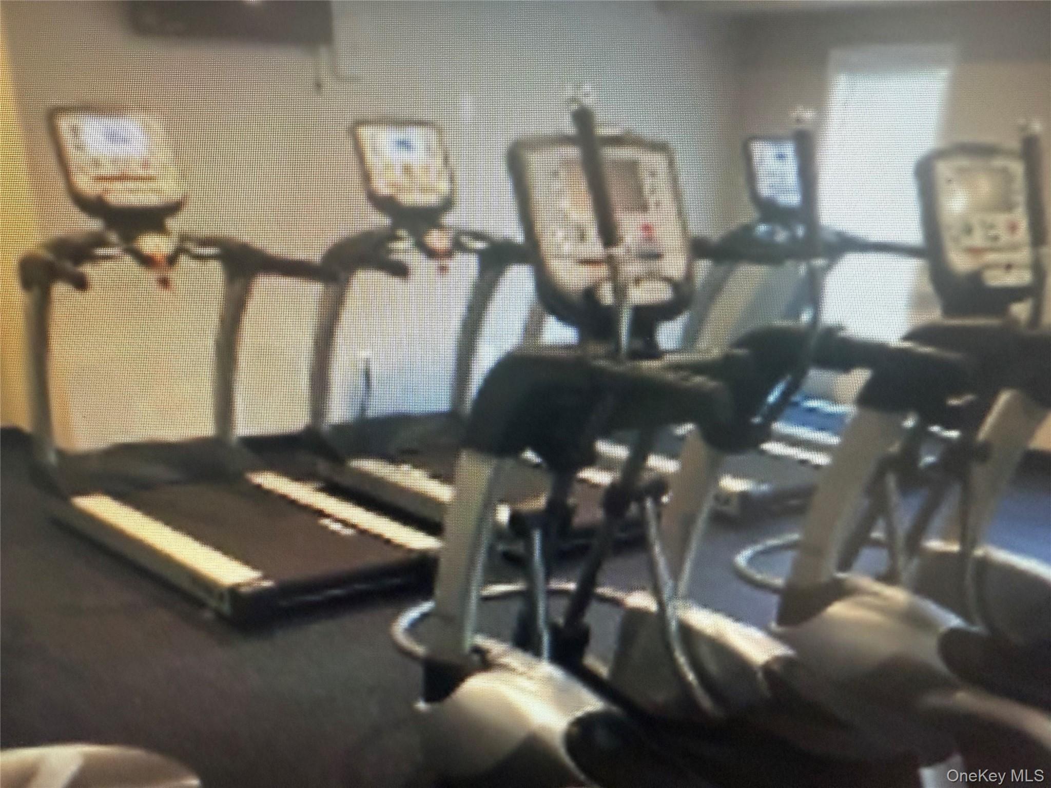 #9 photo, 5 Laramie, सफ़ोक काउंटी Coram , NY 11727