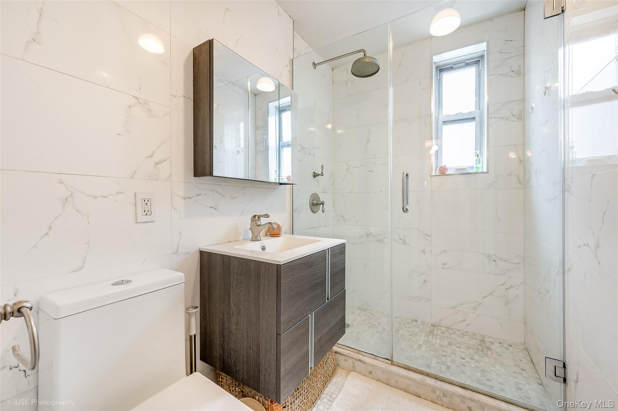 #10 photo, 39-30 52nd Street, קווינס Woodside , NY 11377