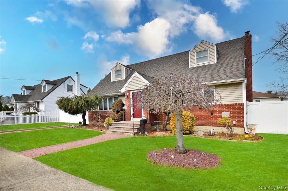 #3 photo, 265 N Syracuse Avenue, מחוז נסאו Massapequa , NY 11758