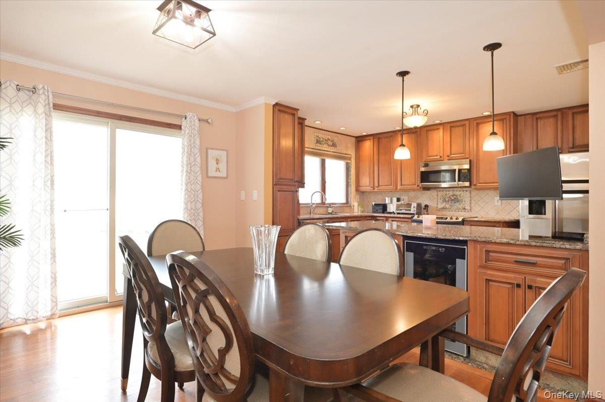 #8 photo, 265 N Syracuse Avenue, מחוז נסאו Massapequa , NY 11758