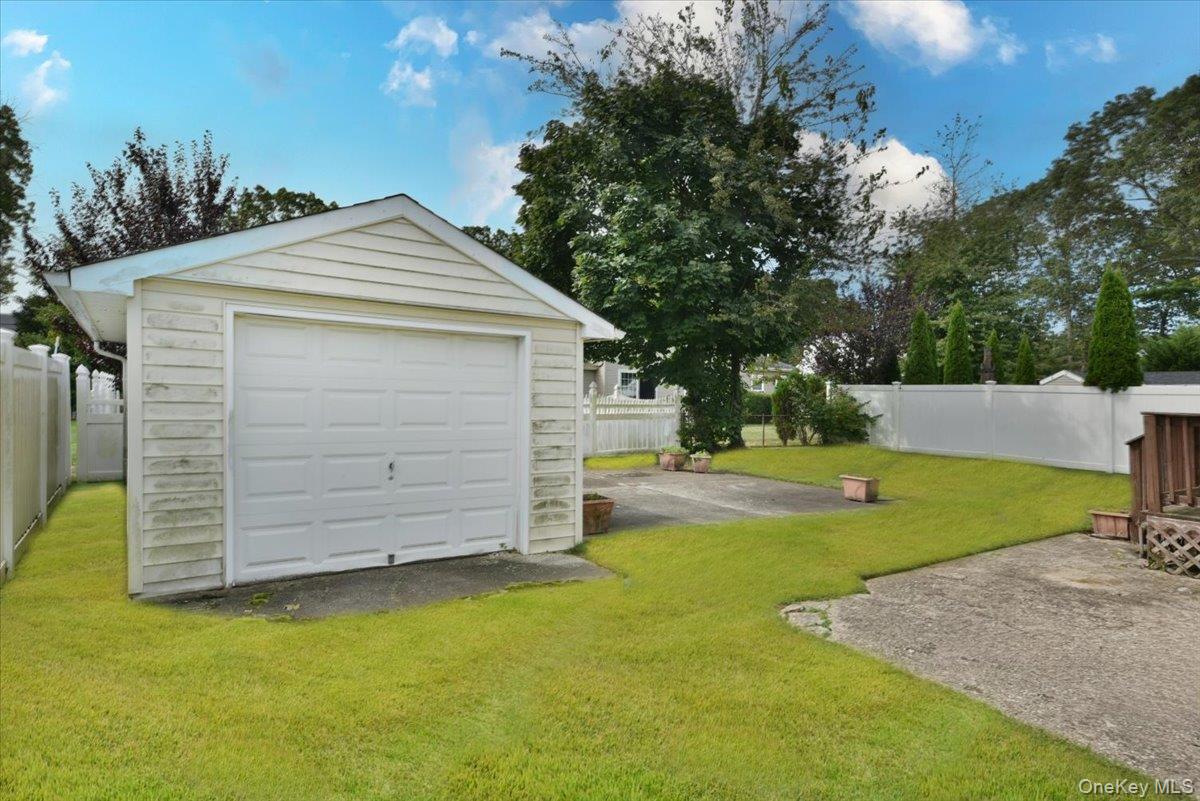 #18 photo, 136 Maple Street, Massapequa Park , NY 11762