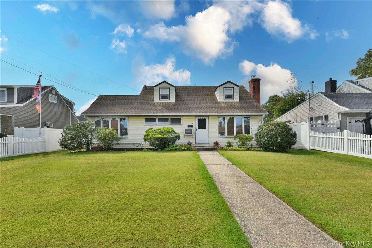 #2 photo, 136 Maple Street, Massapequa Park , NY 11762