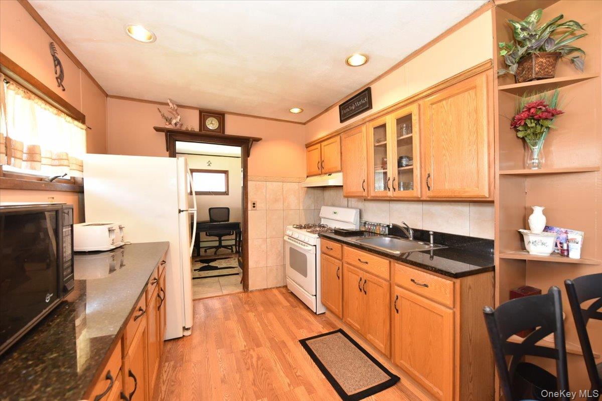 #7 photo, 136 Maple Street, Massapequa Park , NY 11762