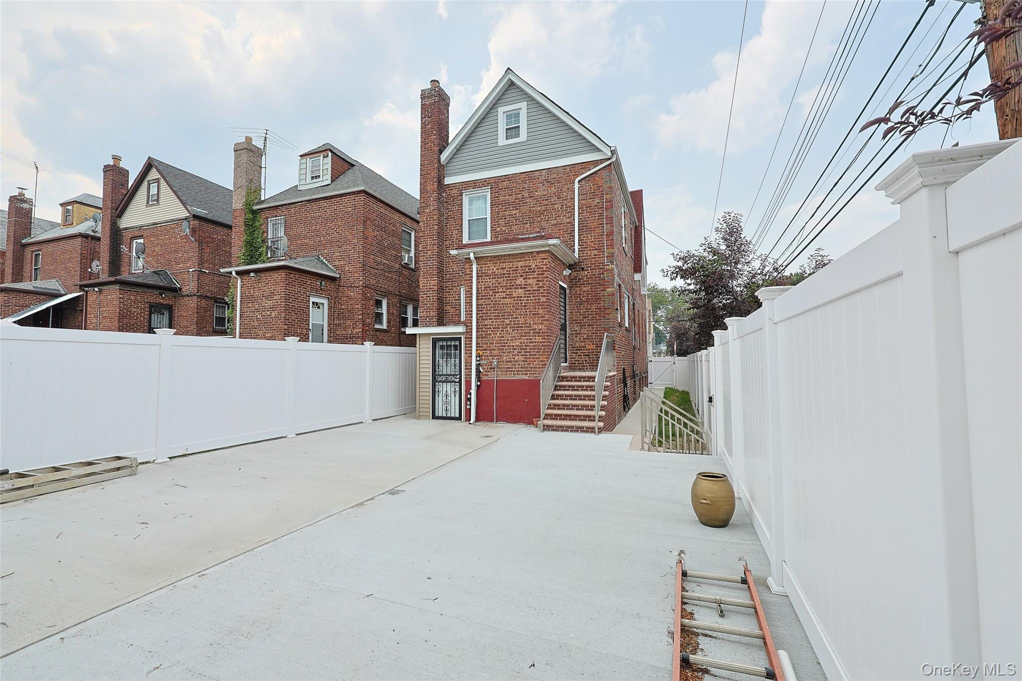 #4 photo, 19168 115th Road, Saint Albans , NY 11412