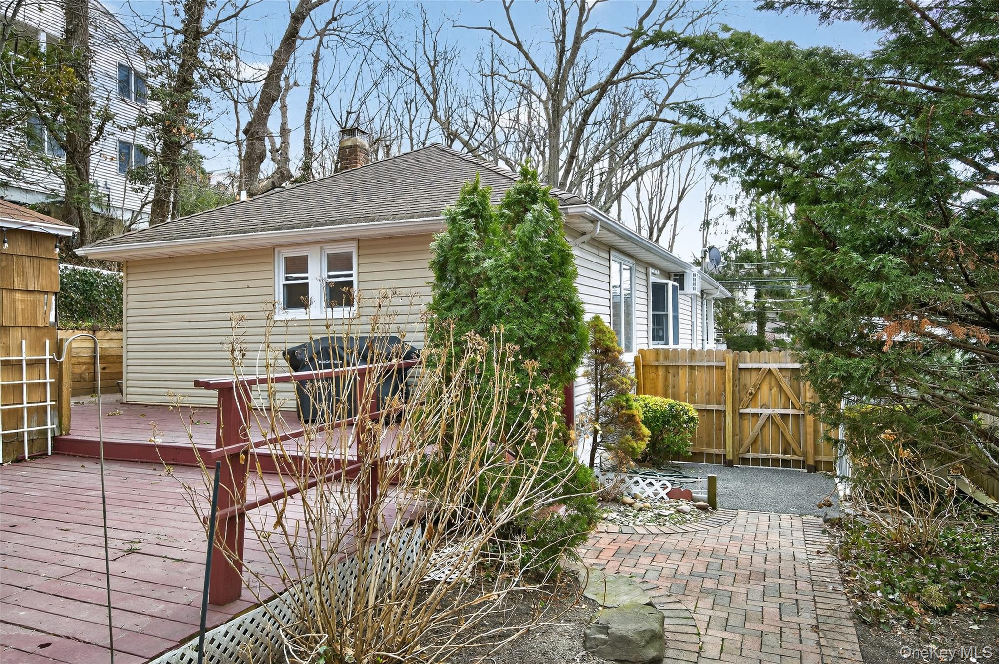 #20 photo, 15 Dune Court, Northport , NY 11768