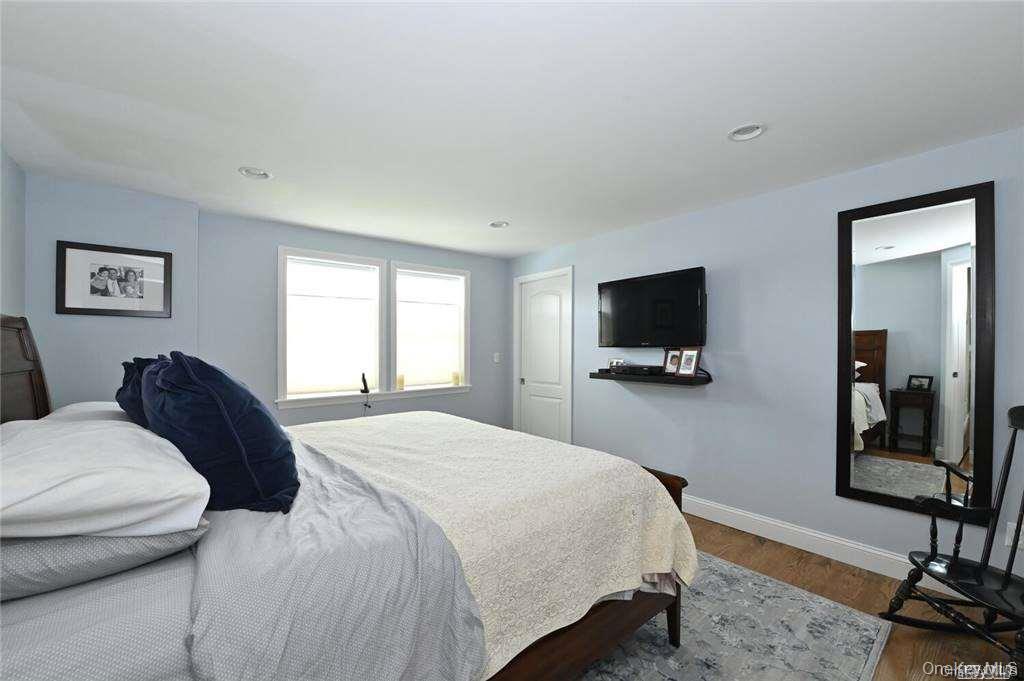 #11 photo, 62 S Bay Avenue, מחוז נסאו Massapequa , NY 11758