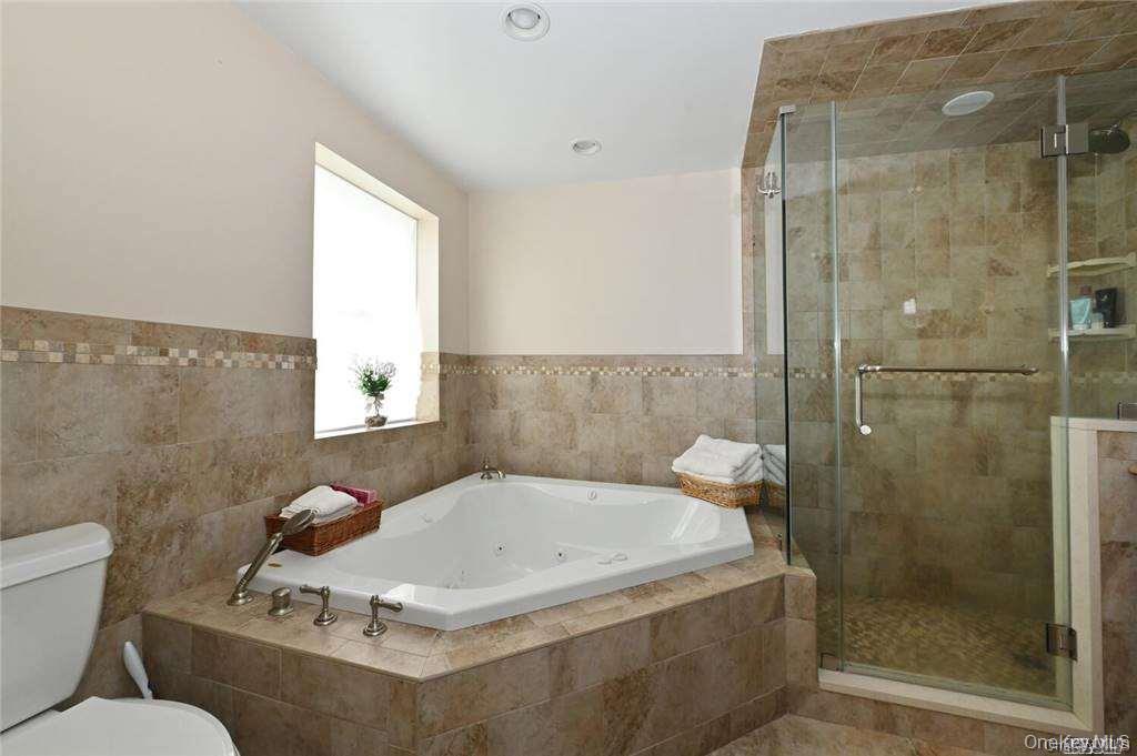 #19 photo, 62 S Bay Avenue, מחוז נסאו Massapequa , NY 11758