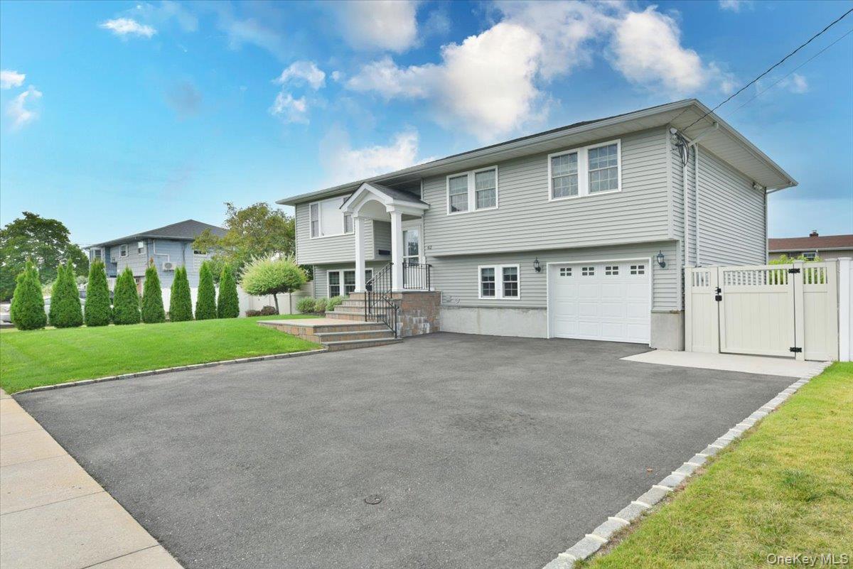 #3 photo, 62 S Bay Avenue, מחוז נסאו Massapequa , NY 11758