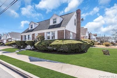 #2 photo, 62 Ash Street, 롱 아일랜드 Valley Stream , NY 11580