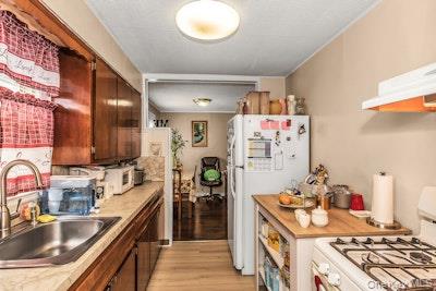 #8 photo, 62 Ash Street, 롱 아일랜드 Valley Stream , NY 11580