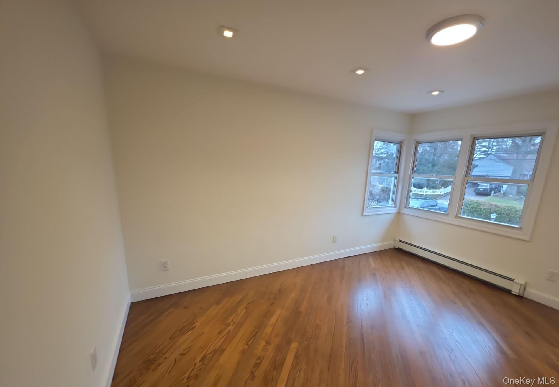 #13 photo, 201 Brookside Avenue, Нассау ‖ Roosevelt , NY 11575