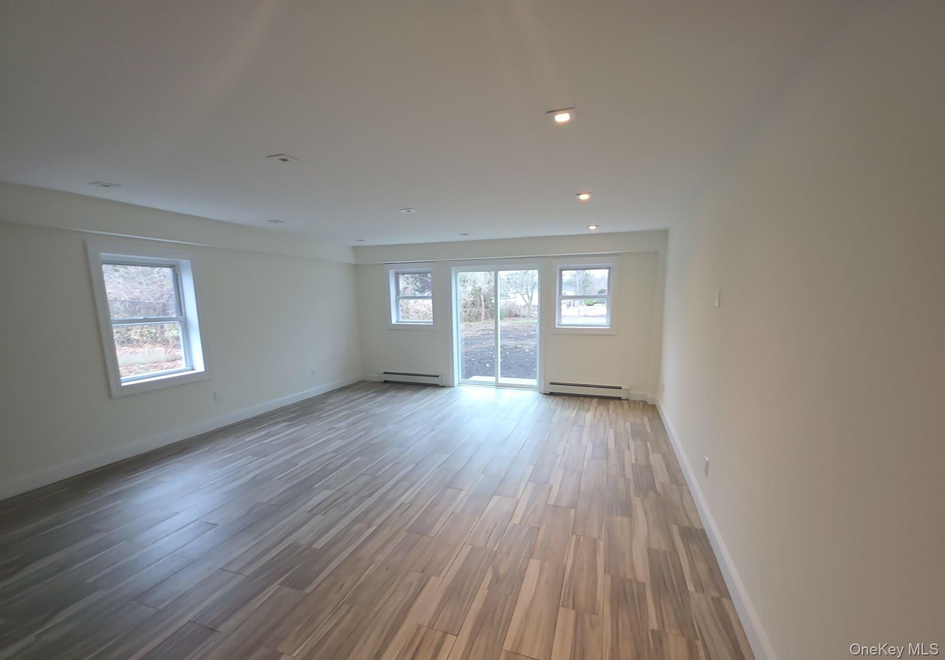 #15 photo, 201 Brookside Avenue, Нассау ‖ Roosevelt , NY 11575