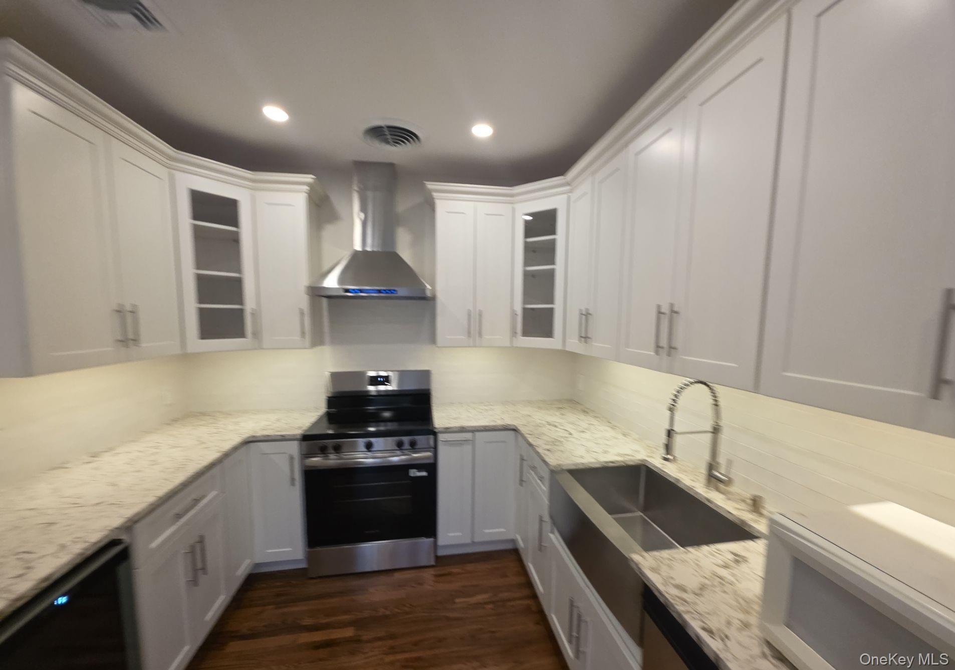 #3 photo, 201 Brookside Avenue, Нассау ‖ Roosevelt , NY 11575