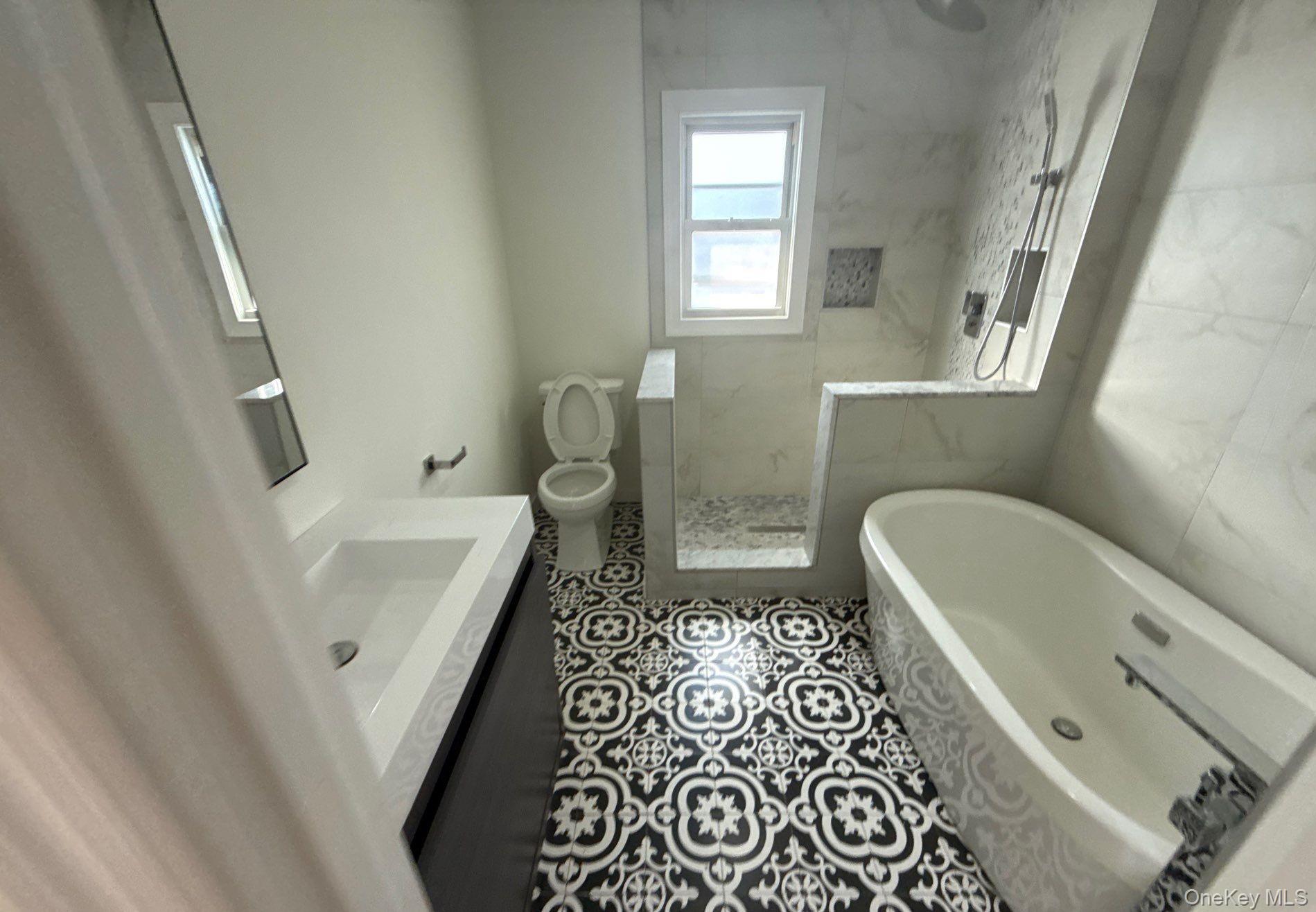 #7 photo, 201 Brookside Avenue, Нассау ‖ Roosevelt , NY 11575