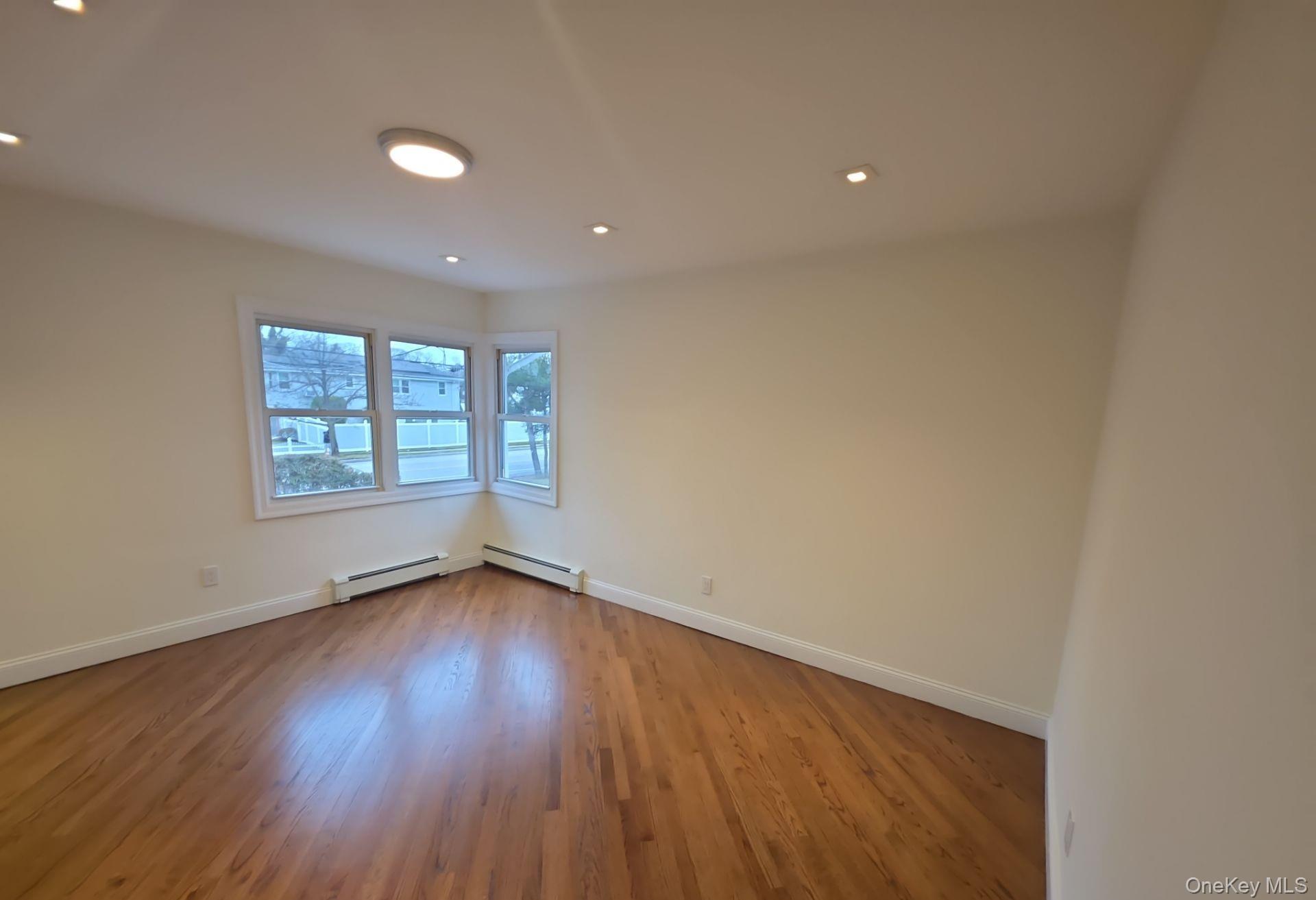 #9 photo, 201 Brookside Avenue, Нассау ‖ Roosevelt , NY 11575