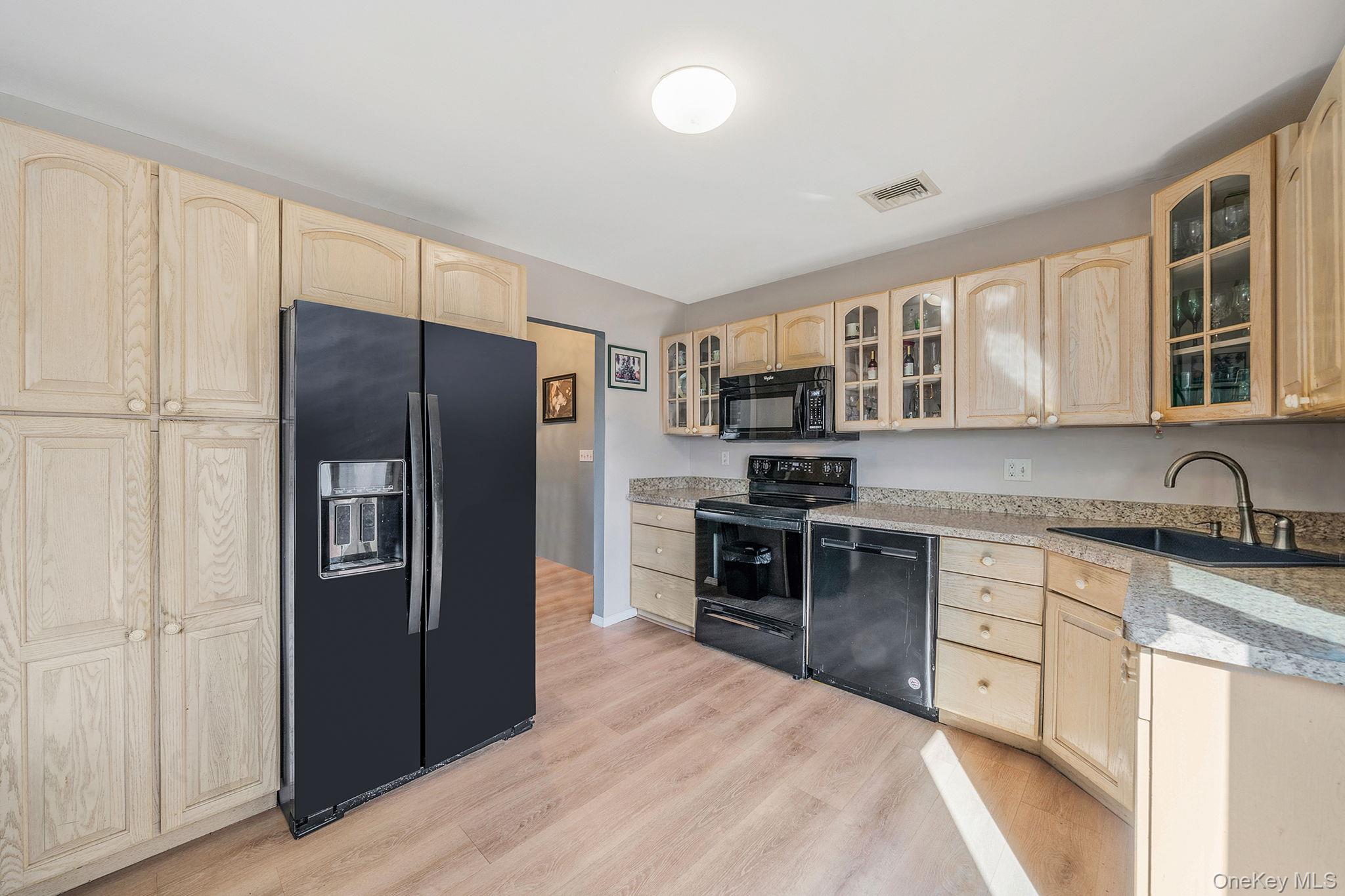 #11 photo, 77 Propose Road, Shirley , NY 11967