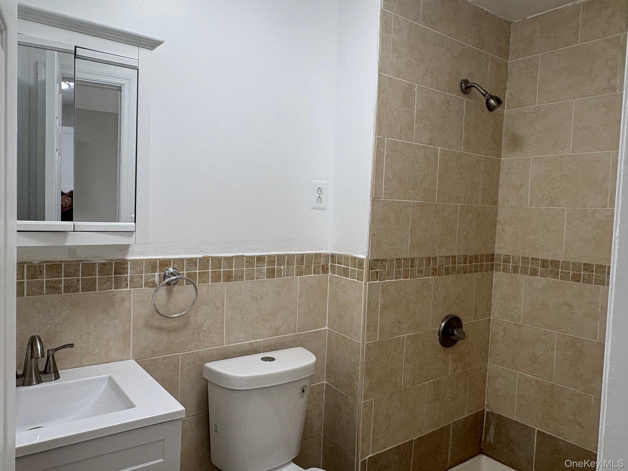 #7 photo, 10630 156th Street, कुईंस Jamaica , NY 11433