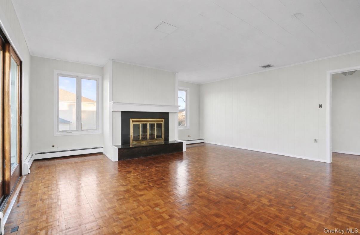 #13 photo, 115 Maryland Avenue, מחוז נסאו Long Beach , NY 11561