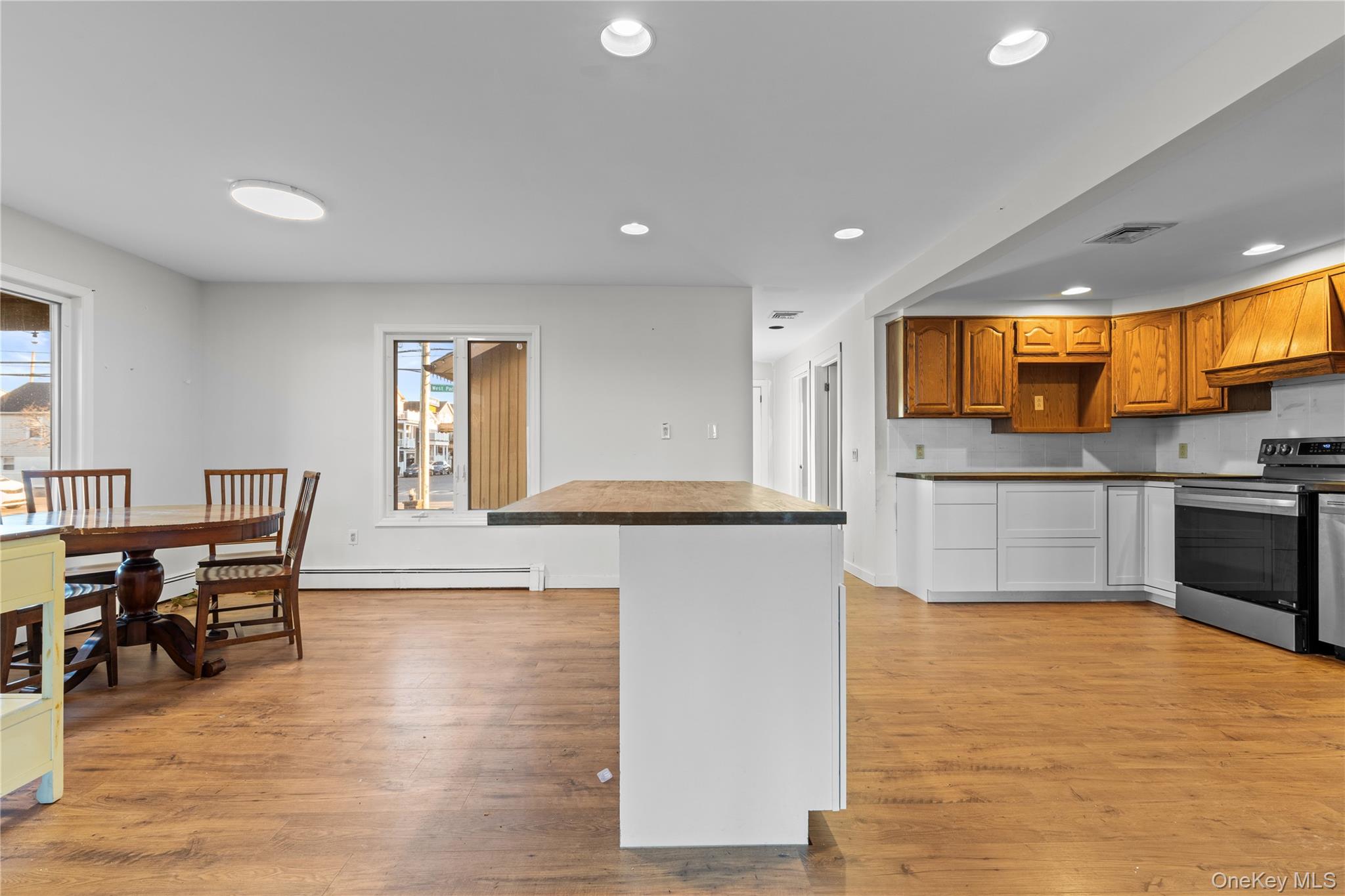 #7 photo, 115 Maryland Avenue, מחוז נסאו Long Beach , NY 11561