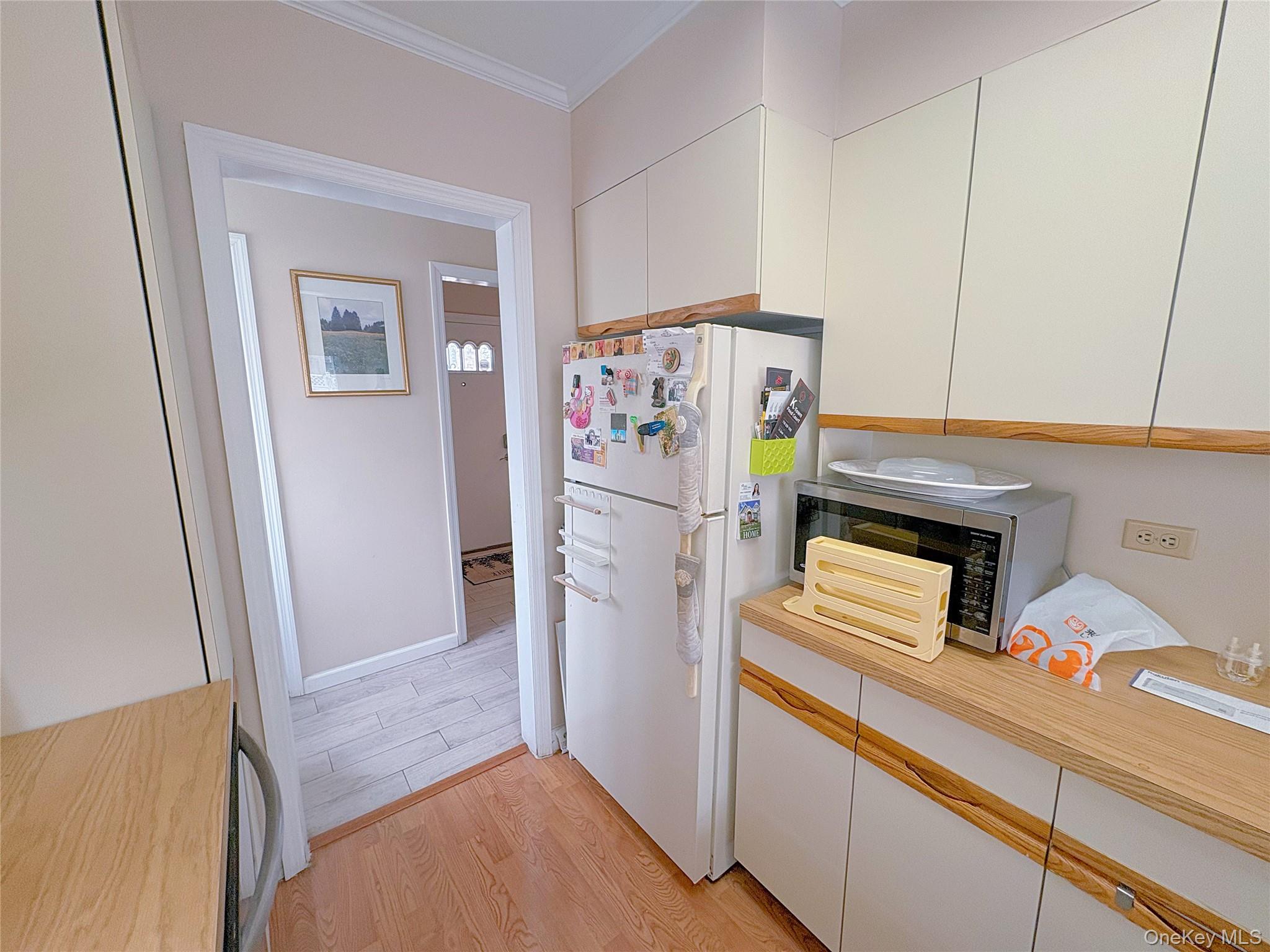 #9 photo, 5836 Bell Boulevard, Bayside , NY 11364