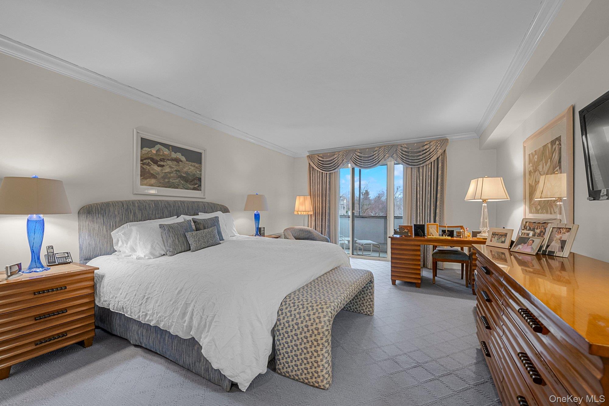 #12 photo, 1 Kensington Gate, Great Neck , NY 11021