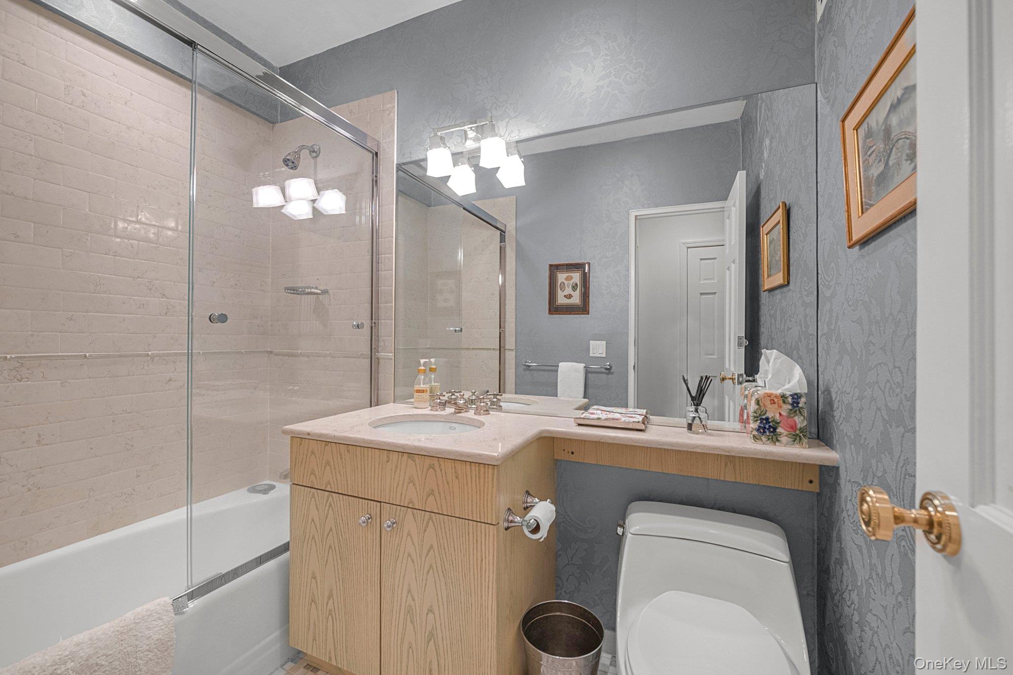 #17 photo, 1 Kensington Gate, Great Neck , NY 11021