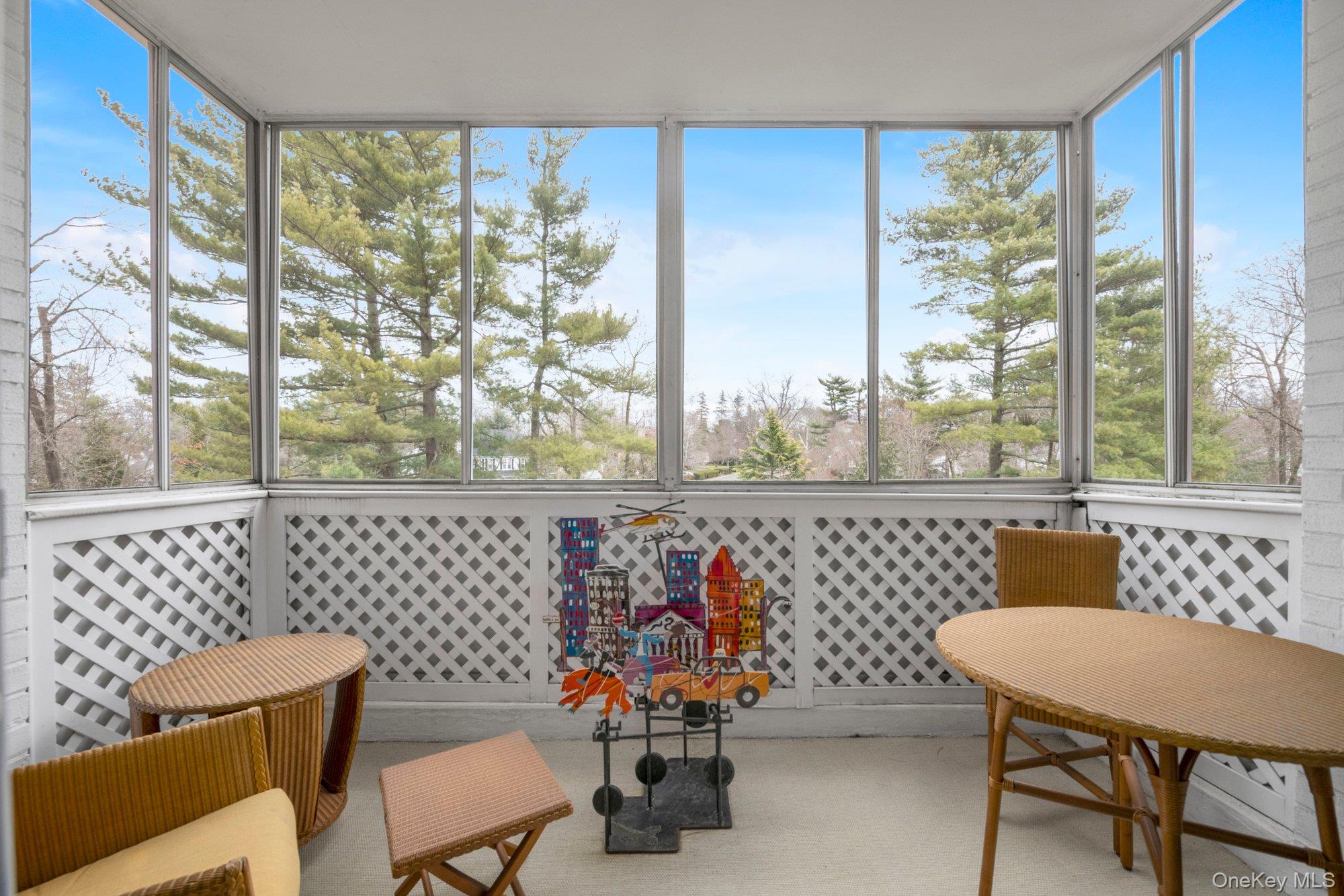 #18 photo, 1 Kensington Gate, Great Neck , NY 11021