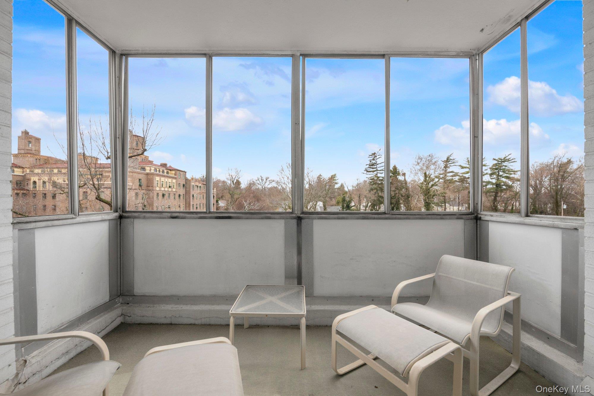 #19 photo, 1 Kensington Gate, Great Neck , NY 11021