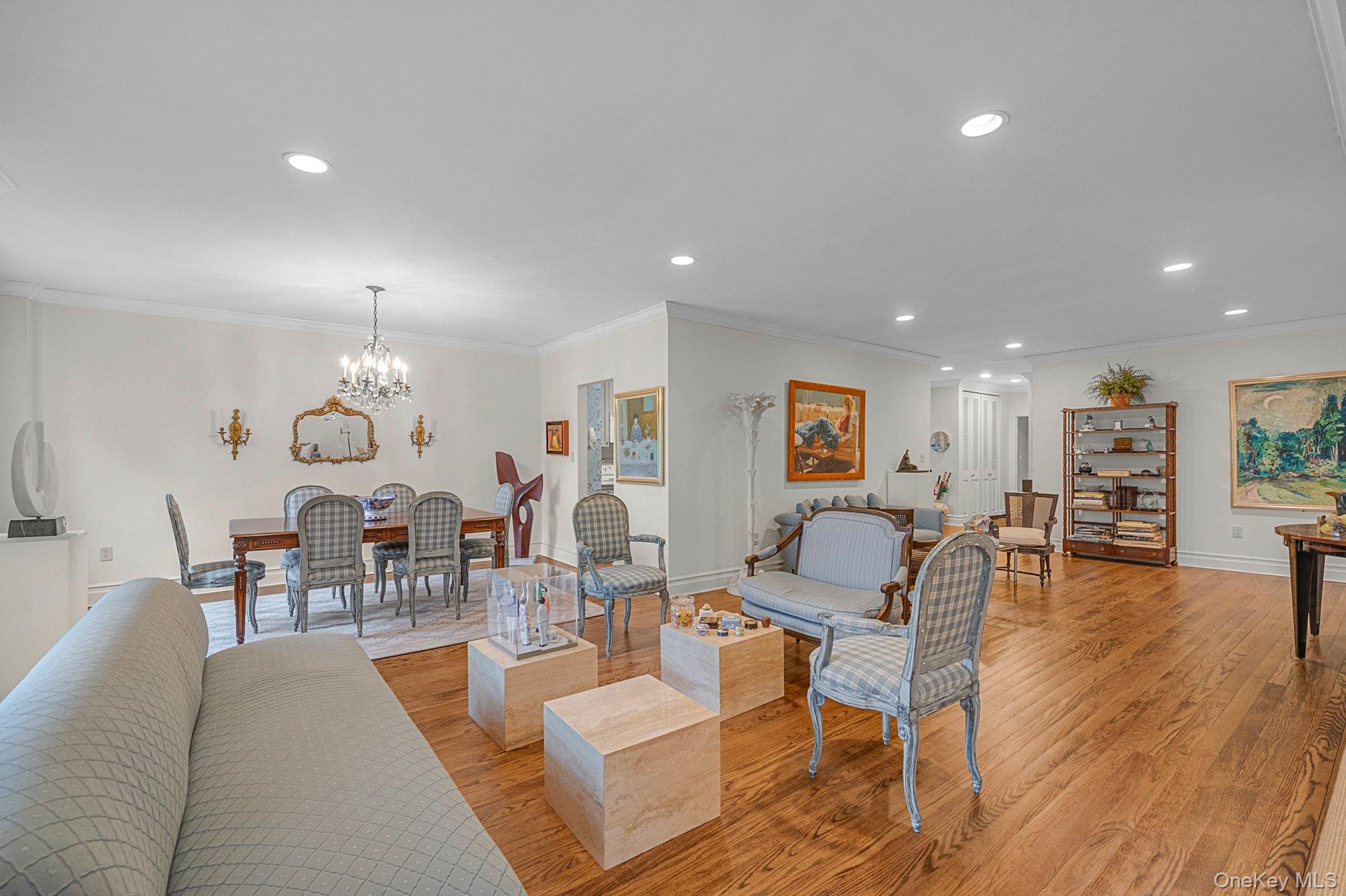 #3 photo, 1 Kensington Gate, Great Neck , NY 11021