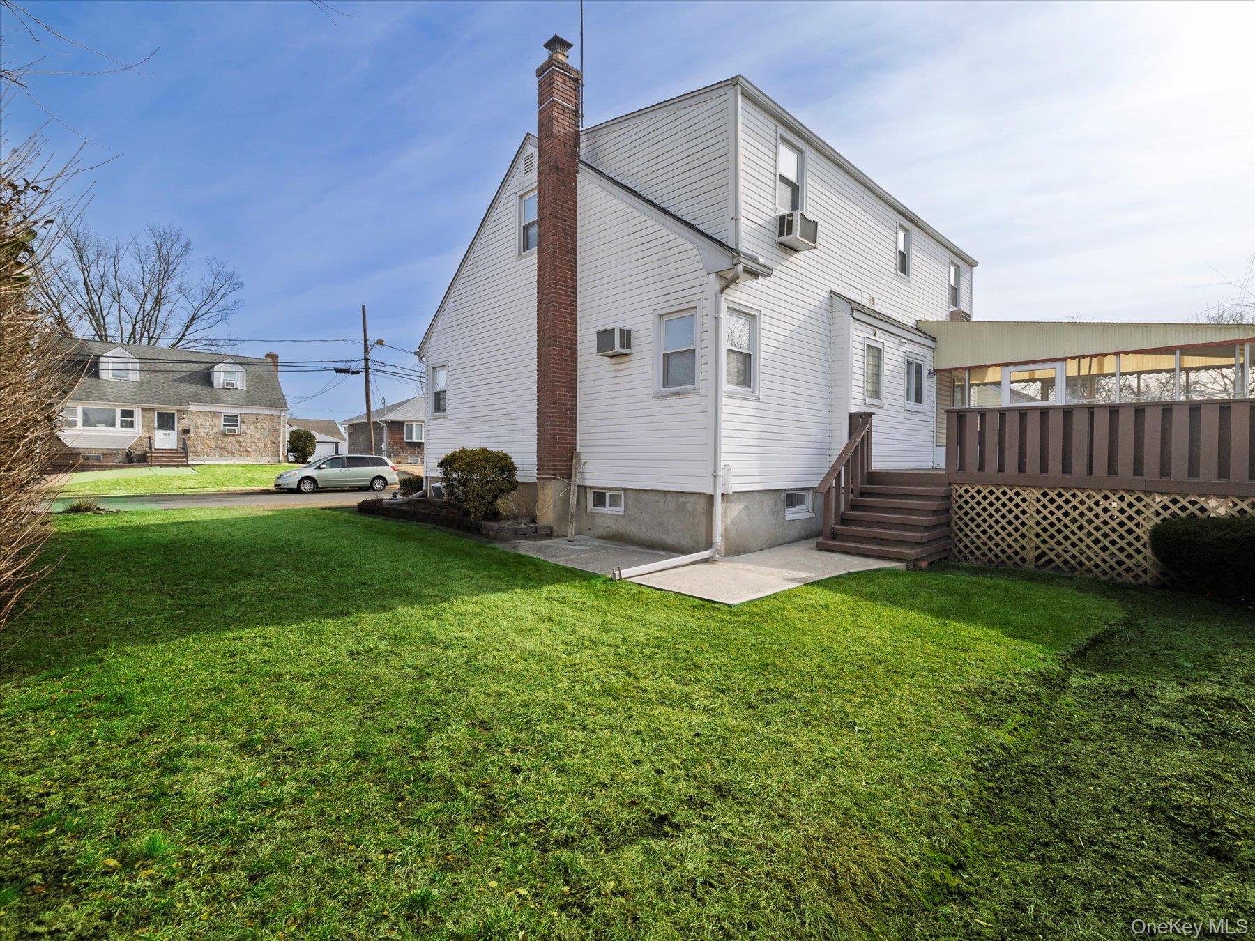 #17 photo, 158 Roosevelt Avenue, Freeport , NY 11520