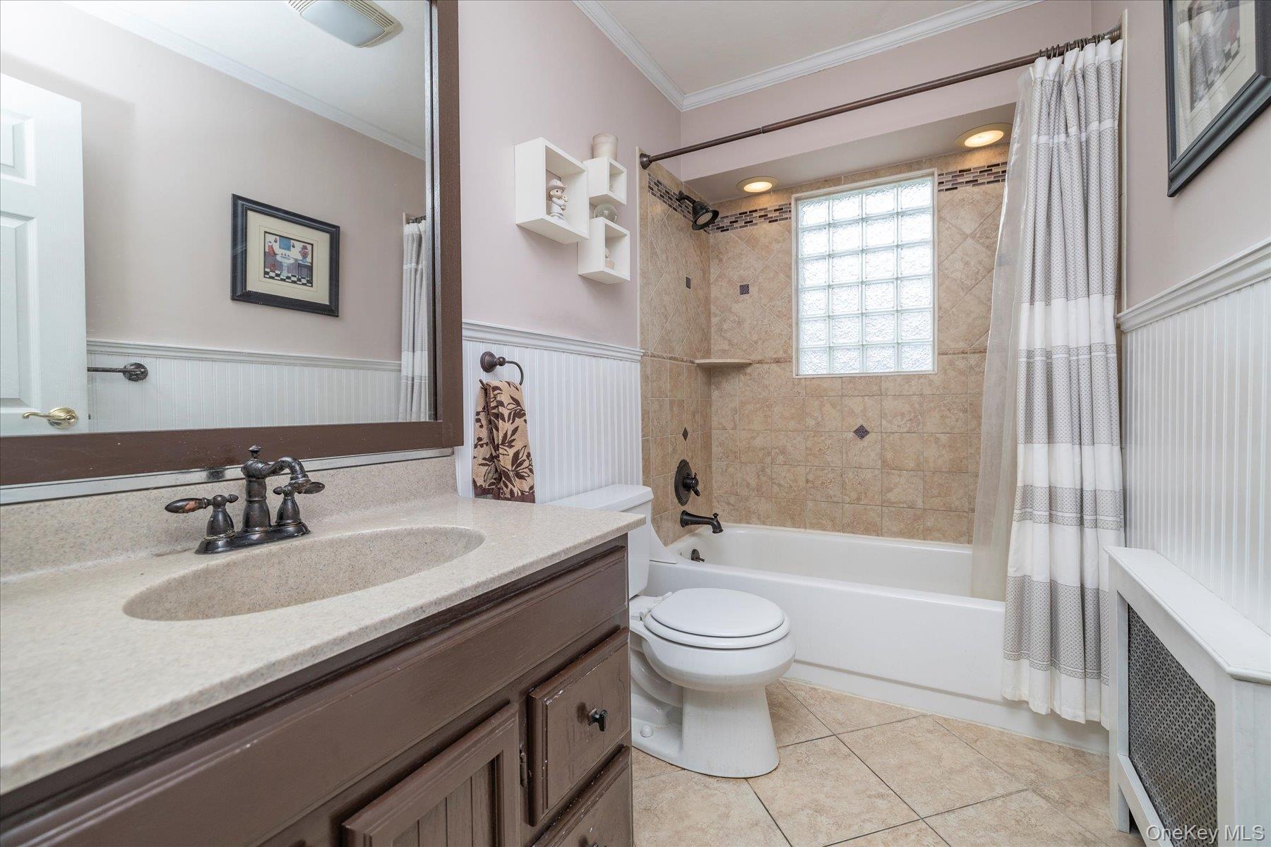 #8 photo, 158 Roosevelt Avenue, Freeport , NY 11520