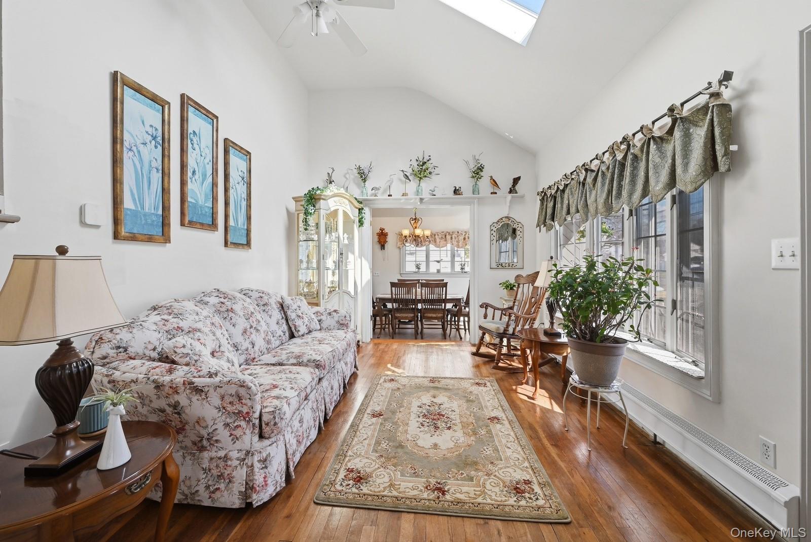 #11 photo, 628 Peter Paul Drive, 東長島 West Islip , NY 11795