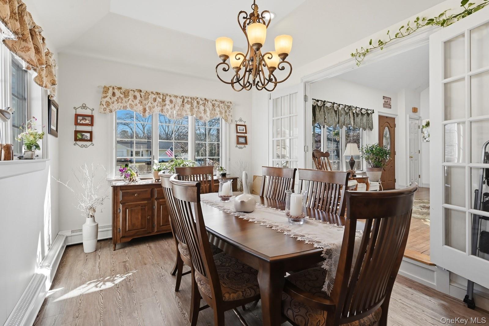 #18 photo, 628 Peter Paul Drive, 東長島 West Islip , NY 11795