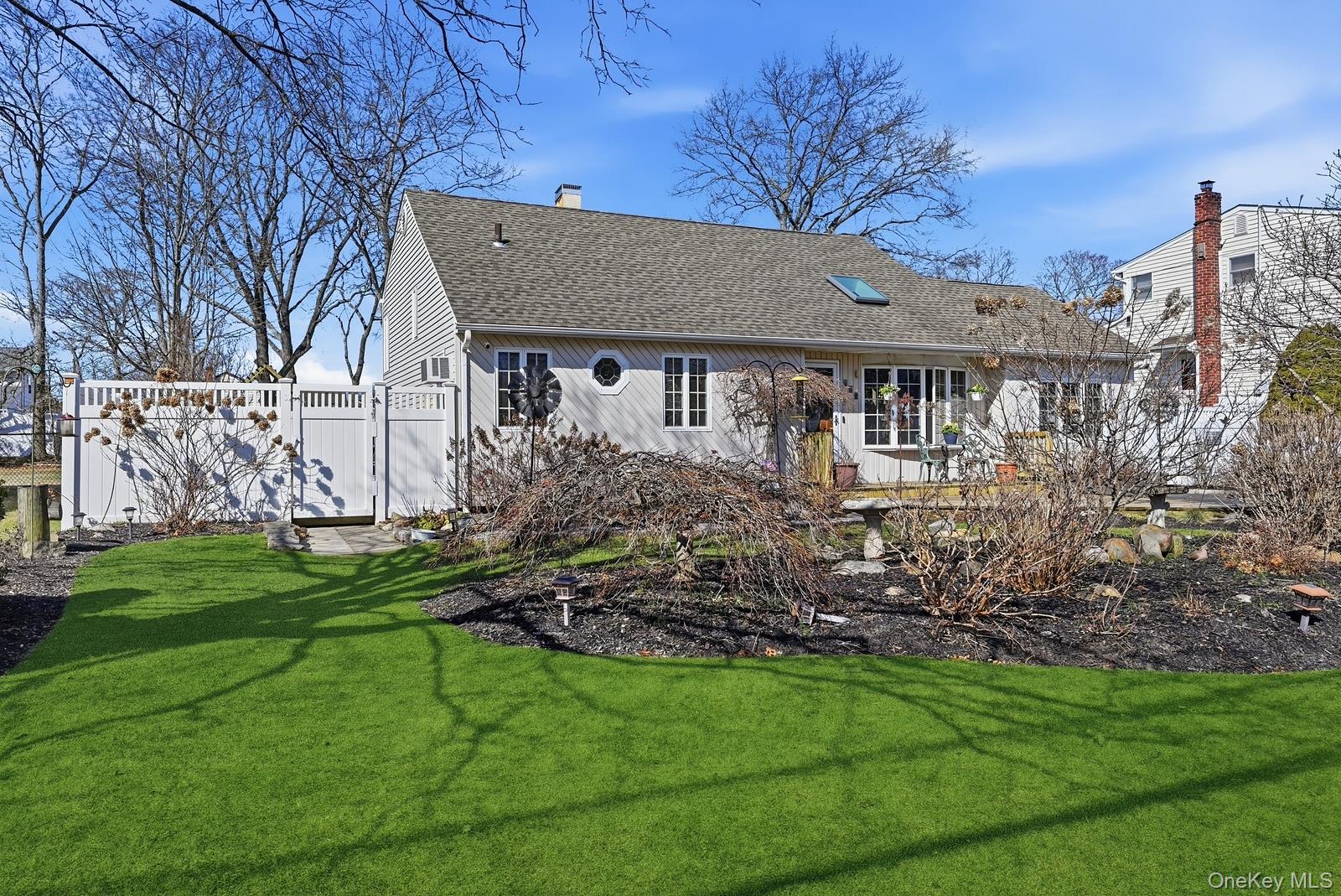 #2 photo, 628 Peter Paul Drive, 東長島 West Islip , NY 11795