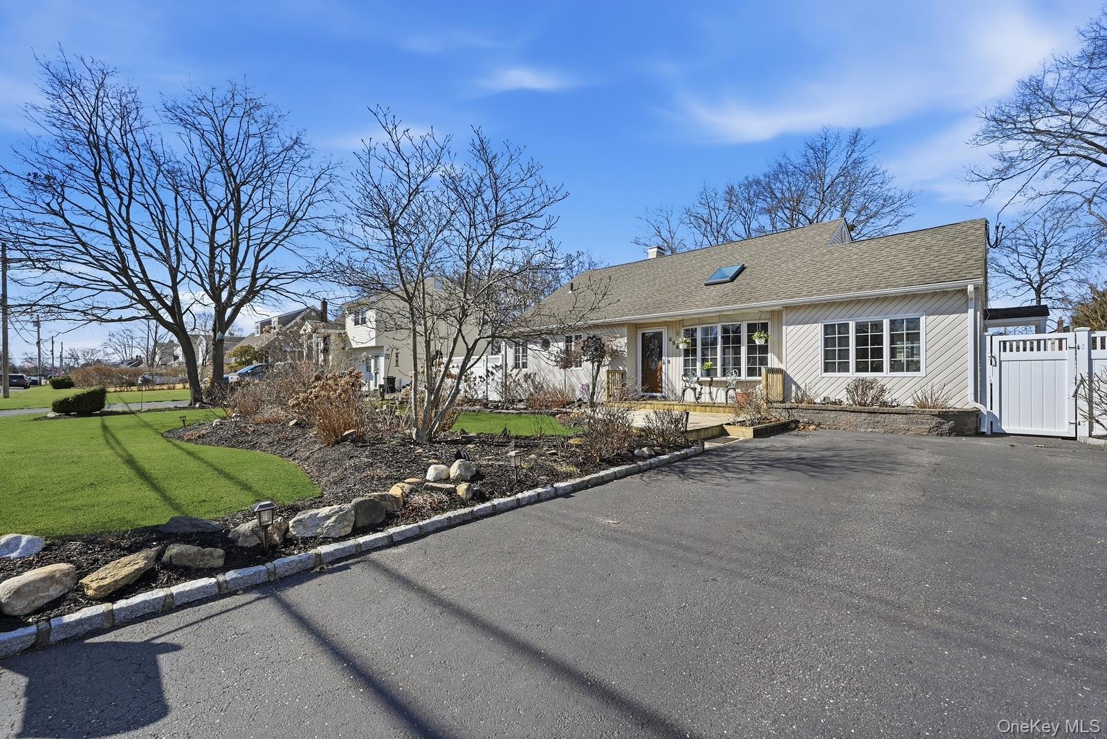 #6 photo, 628 Peter Paul Drive, 東長島 West Islip , NY 11795